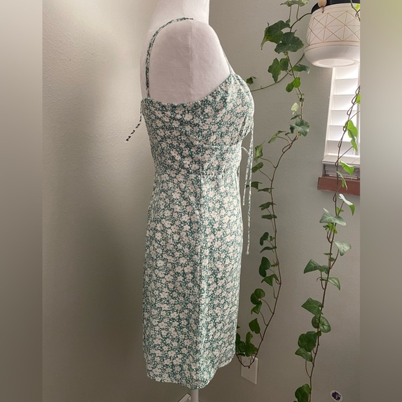 NEW Women‎ Kiss The Sky Lace-Up Mini Dress Green Floral Mini Dress size SMALL - Picture 5 of 13